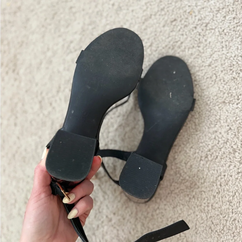 Lulu's Black Sandal with Tortoiseshell Block Heel - Picture 3 of 4